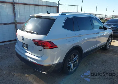 2018 Volkswagen Tiguan 2.0T Sel Premium z USA, uszkodzony, nr VIN 3VV4B7AX5JM105410